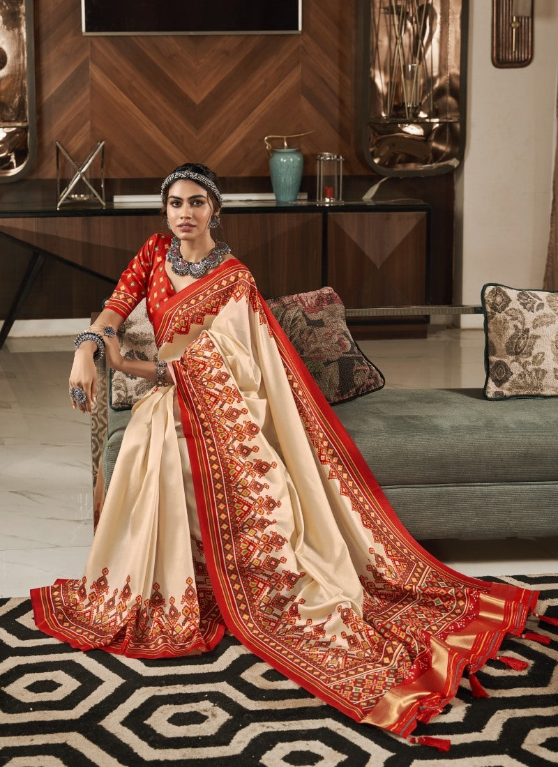 Cream Patola Saree with Lagadi Patta Pallu-2