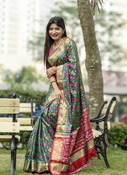 Green Banarasi Silk Saree With Resham Work